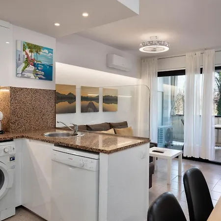 Hauzify I Apartament Port Mar 公寓 *